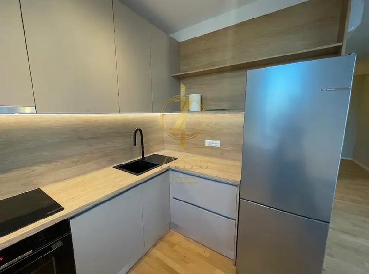 Apartament cu 3 camere semidecomandat, mobilat în Take Ionescu