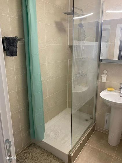 Apartament cu 3 camere decomandat în Calea Victoriei