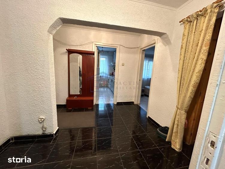 Apartament cu 4 camere decomandat în George Enescu