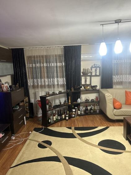 Apartament cu 4 camere decomandat în Central