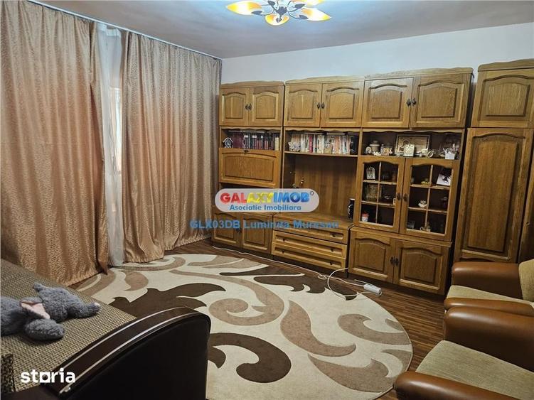 Apartament cu 2 camere decomandat, mobilat în Micro 4