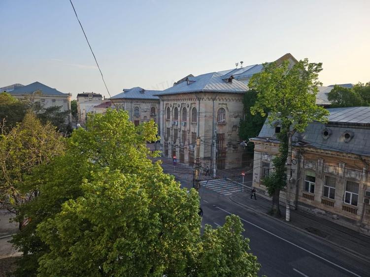 Apartament cu 2 camere decomandat în Central