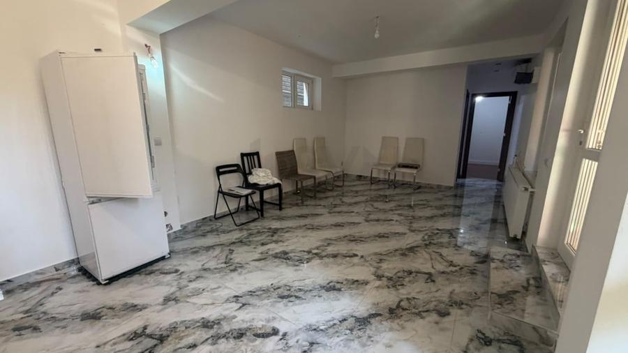 Apartament cu 3 camere decomandat în Bucureștii Noi
