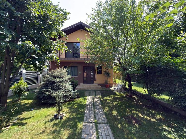Casă individuală cu 4 camere cu Teren 400 Mp în Tunari