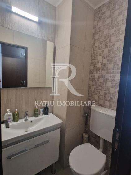 Apartament cu 3 camere decomandat, mobilat în Decebal