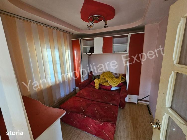 Casă cu 4 camere cu Teren 4050 Mp în Tutana