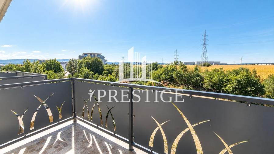 Apartament cu 3 camere decomandat în Turnișor