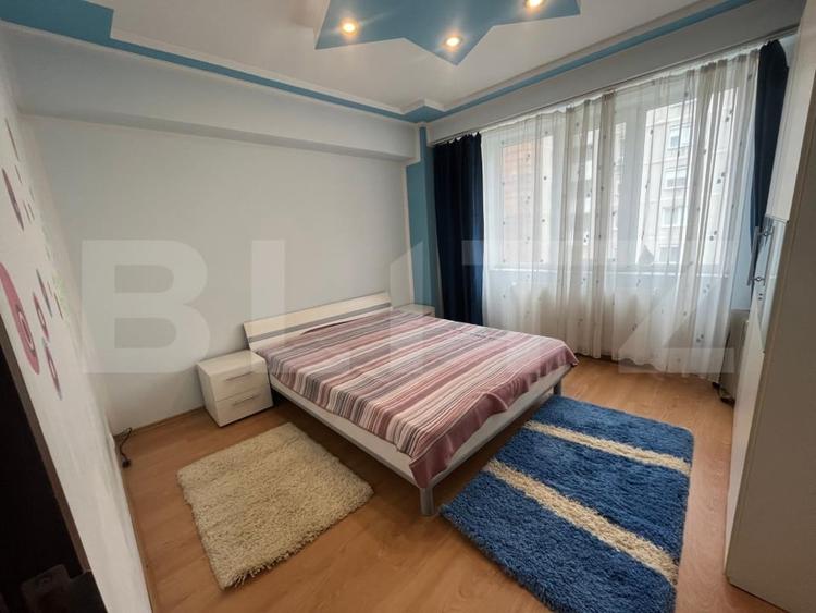 Apartament cu 3 camere decomandat, mobilat în Valenta
