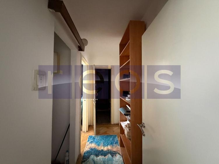 Apartament cu 3 camere semidecomandat în Bucureștii Noi