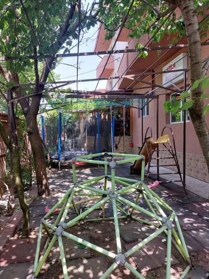 Casă individuală cu 5 camere cu Teren 450 Mp în Nord