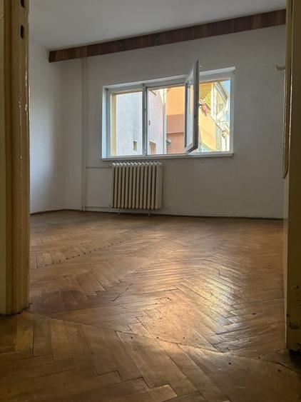 APARTAMENT SOARELUI - 2 camere - decomandat - 3