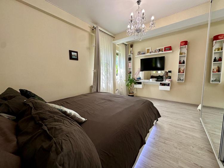 Apartament cu 3 camere semidecomandat în Bucium