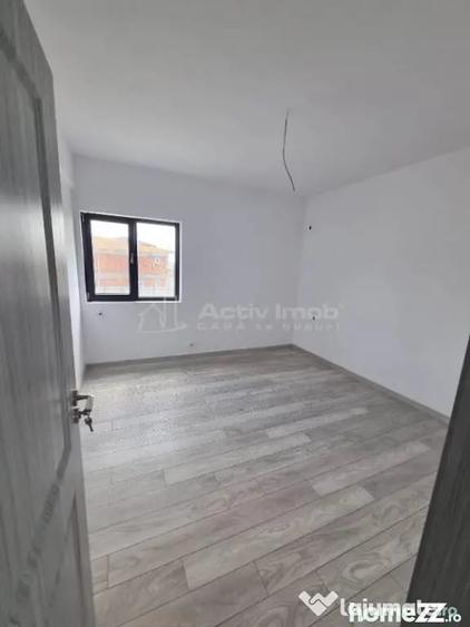 Casă cu 4 camere cu Teren 200 Mp în Prelungirea Ghencea