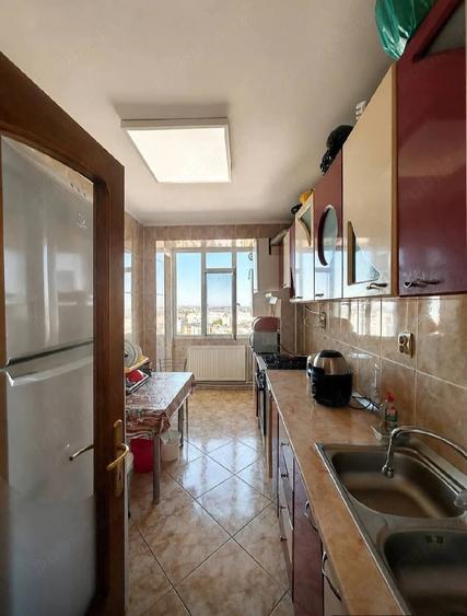 Apartament cu 3 camere decomandat în Siret