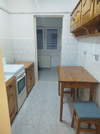 Garsonieră decomandată în Central