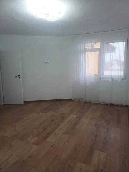 Apartament cu 2 camere decomandat în Turnișor