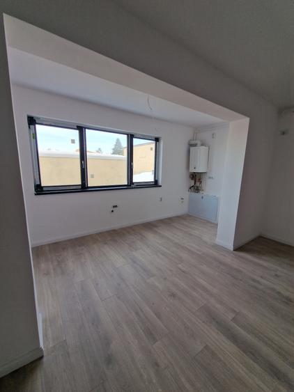 Apartament cu 3 camere semidecomandat în Brâncoveanu