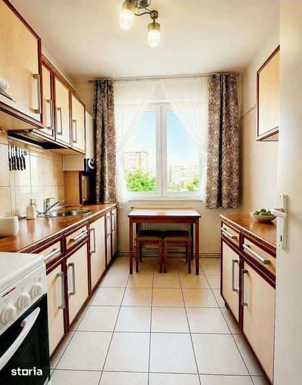Apartament cu 3 camere semidecomandat în Central