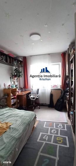 Apartament cu 3 camere decomandat în Burdea