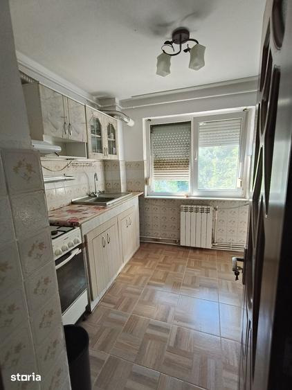 Apartament cu 3 camere decomandat în Micro 14
