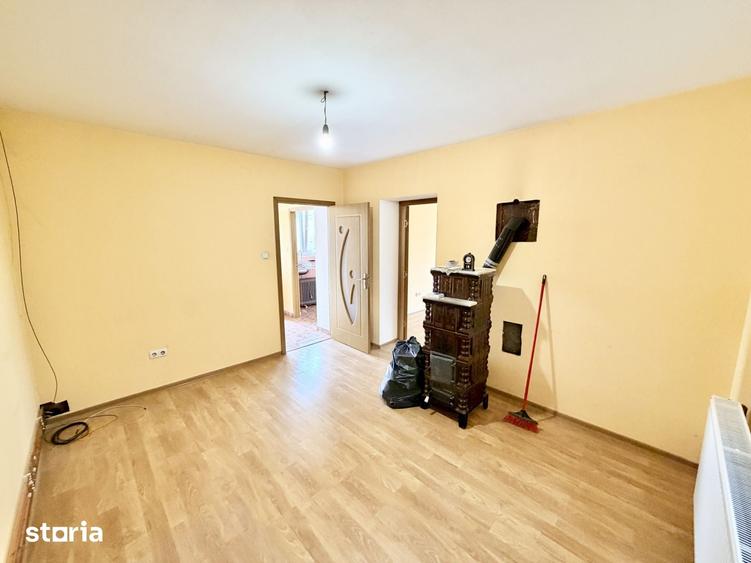 Casă cu 2 camere cu Teren 379 Mp în Moșnița Nouă