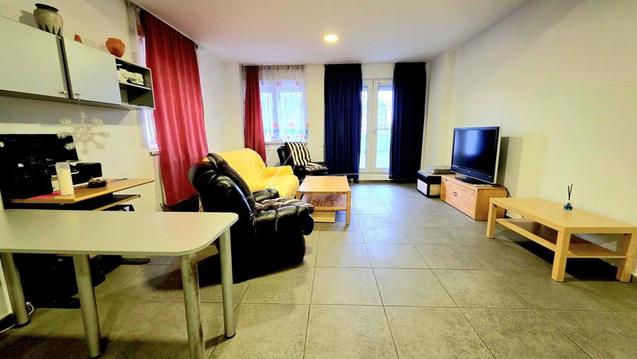 Apartament cu 5 camere decomandat, mobilat în Prelungirea Ghencea