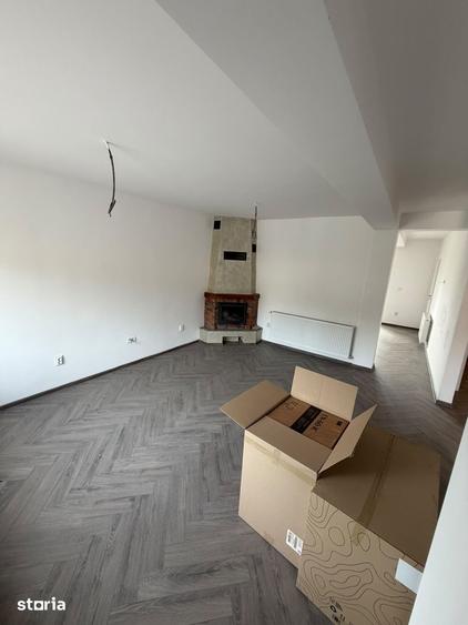 Casă cu 4 camere cu Teren 300 Mp în Central