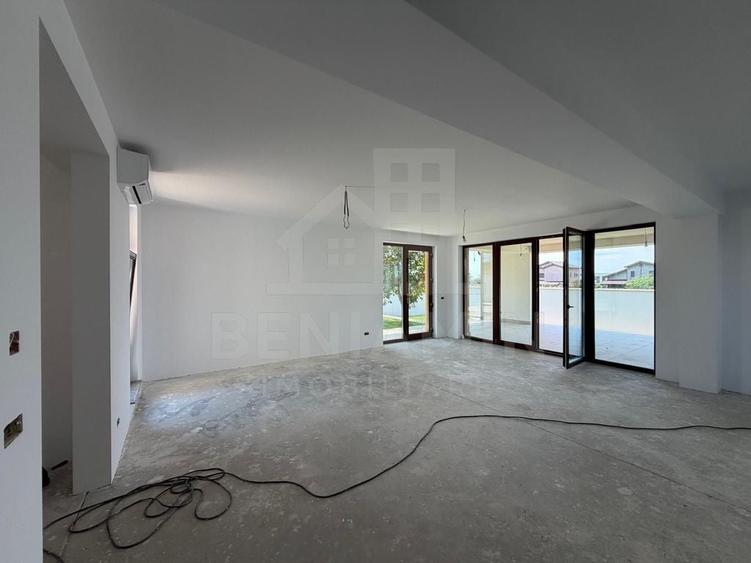 Casă cu 5 camere cu Teren 500 Mp în Cârcea