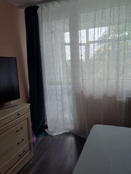 Apartament cu 3 camere decomandat în Titan