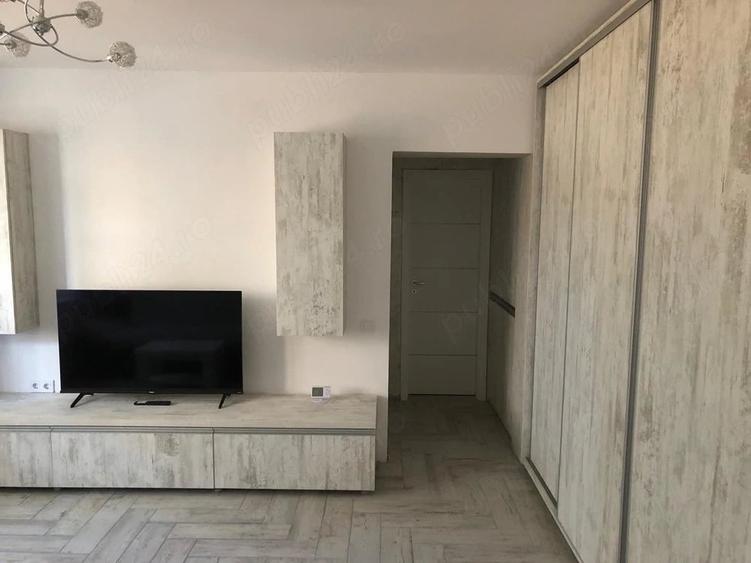 Apartament cu 2 camere semidecomandat în Calea București
