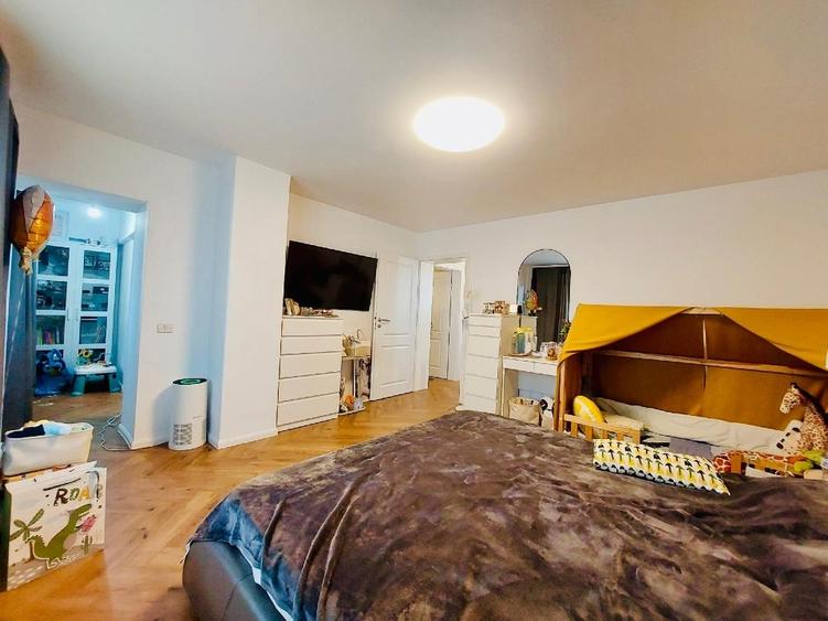 Casă individuală cu 5 camere cu Canalizare în Dobroești