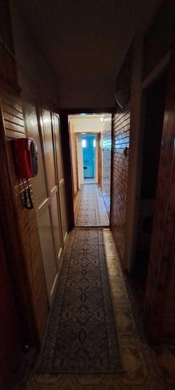 Apartament cu 3 camere decomandat în Est