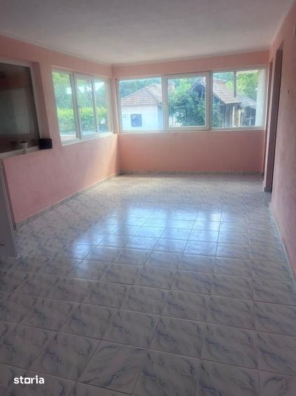 Casă cu 7 camere cu Teren 580 Mp în Șimnicu de Sus