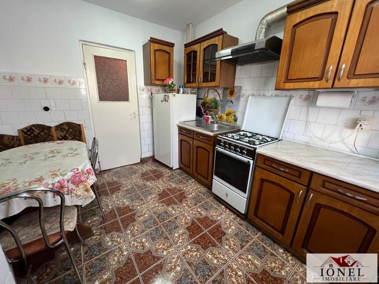 Apartament cu 2 camere decomandat în Cetate