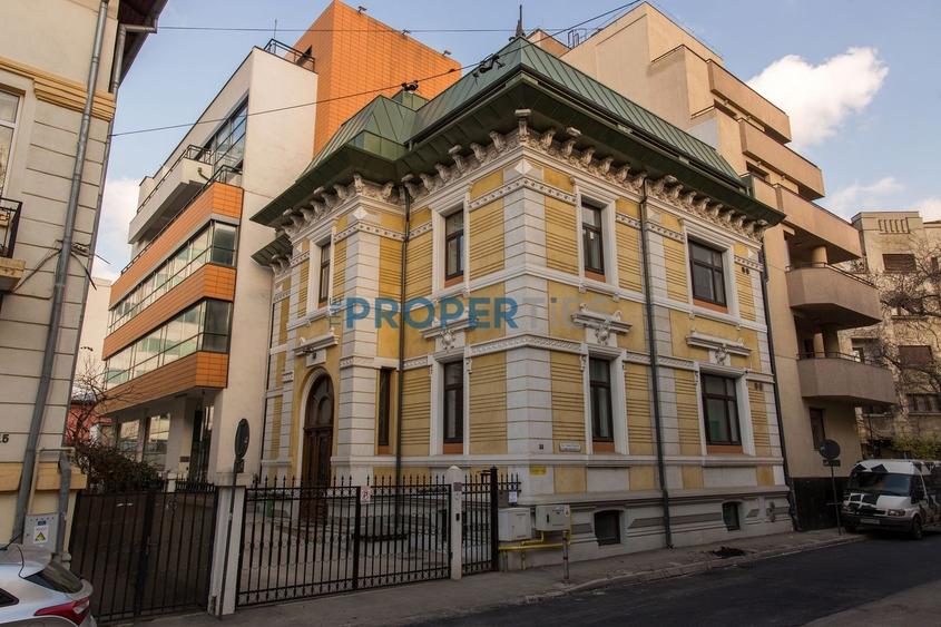Birou, de 518 mp, în Universitate