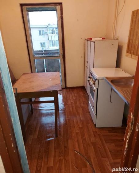 Apartament cu 2 camere decomandat în Rovinari