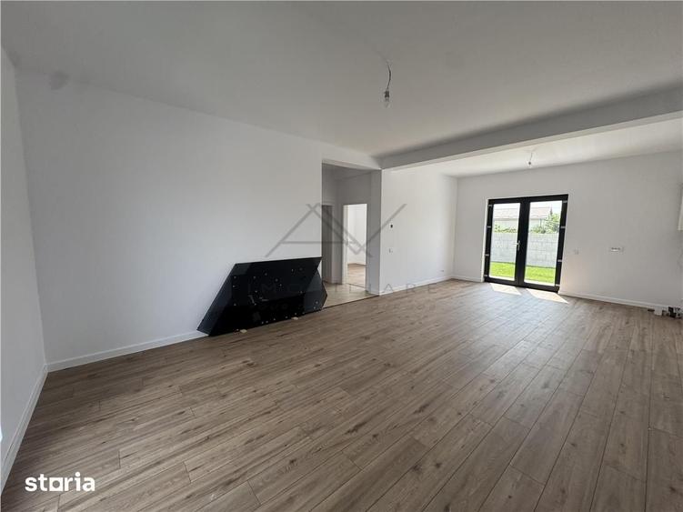 Casă cu 4 camere cu Teren 425 Mp în Olteni