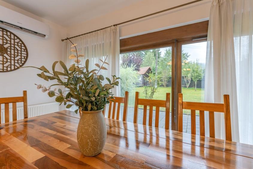 Casă individuală cu 5 camere cu Teren 1300 Mp în Predeal