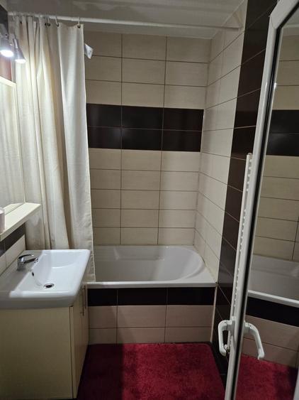 Apartament cu 3 camere decomandat în Tudor