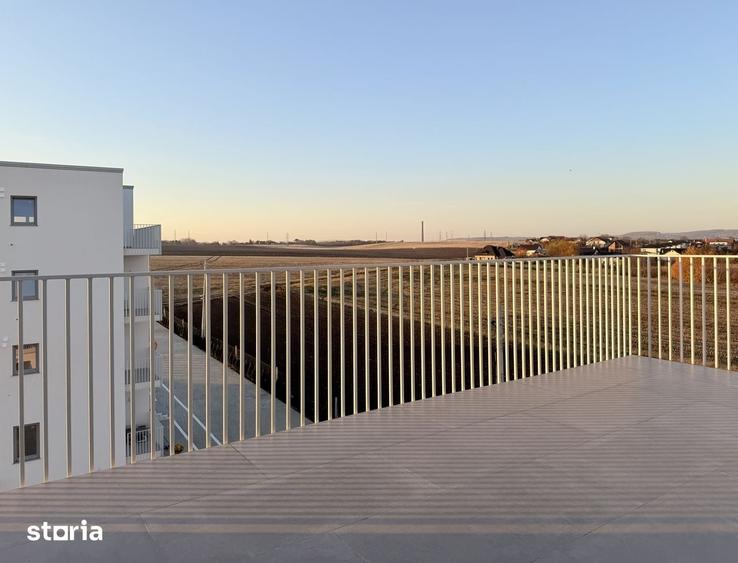 Apartament cu 4 camere în Ipotești