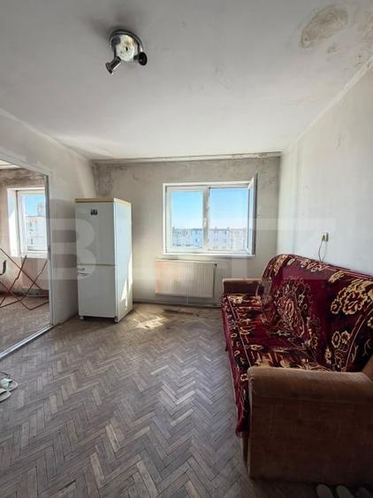 Apartament cu 3 camere, 38 mp, zona Micro III - 1