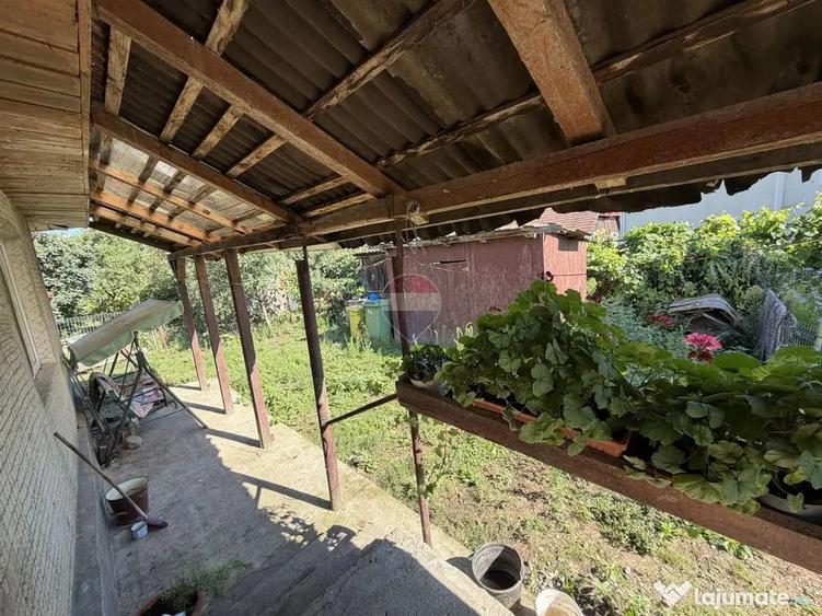 Casă cu 2 camere cu Teren 1500 Mp în Bârgău