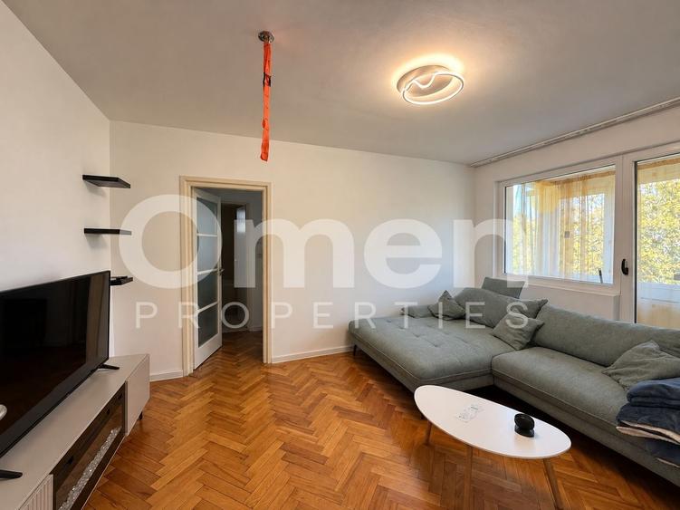 Apartament cu 2 camere semidecomandat, mobilat în Central