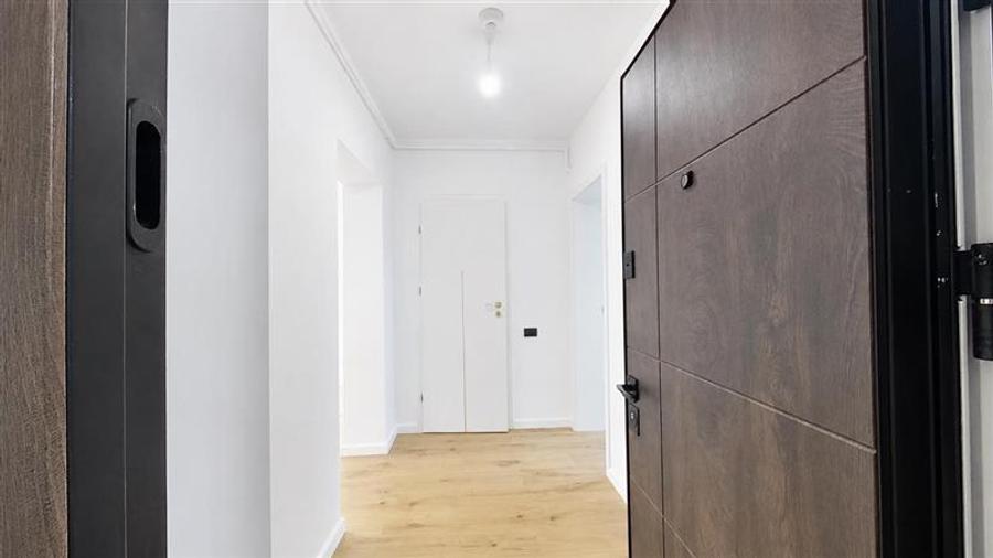 Garsoniera tip studio complet renovata cu curte proprie si loc de parcare - 7