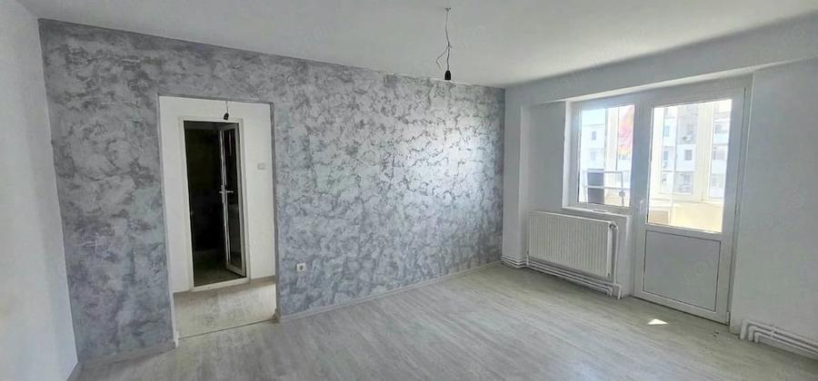 Apartament cu 2 camere decomandat în Viziru 3