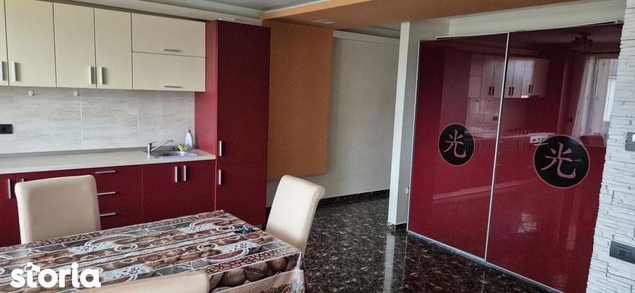 Apartament cu 3 camere semidecomandat, mobilat în Florești — fotografia 1