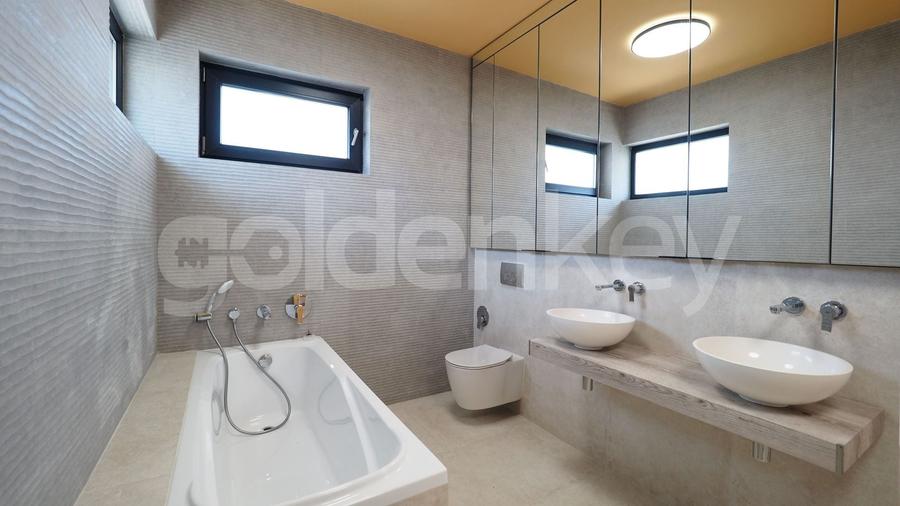 Casă individuală cu 5 camere cu Canalizare în Corbeanca