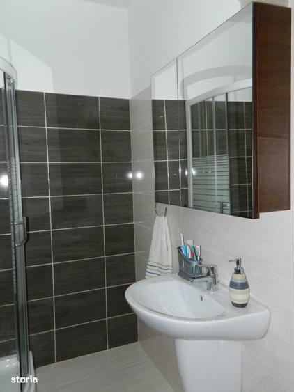 Apartament cu 3 camere decomandat în Găvana