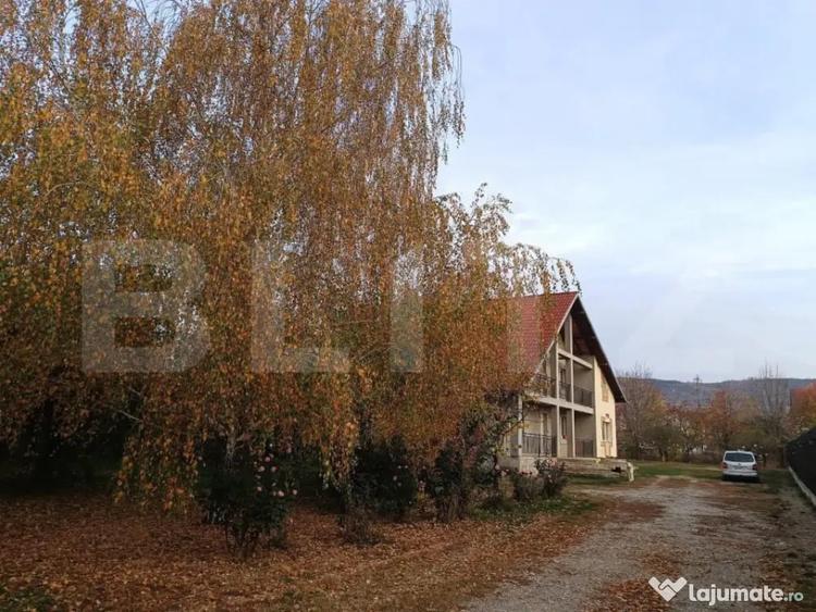 Casă cu 3 camere cu Teren 1300 Mp în Central