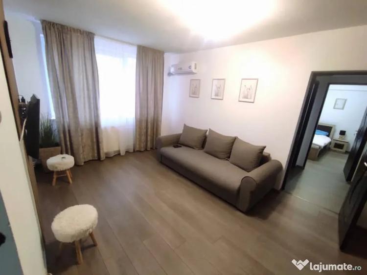 Apartament cu 2 camere decomandat, mobilat în Ultracentral